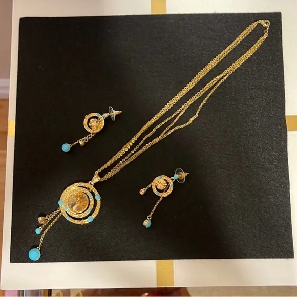 Gold and Turquoise Jewelry Set - Picture 3 of 10